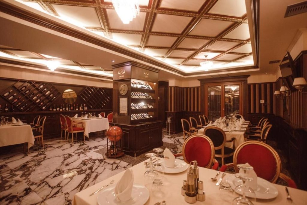 visitShkoder - Hotel Chicago (8) svg+xml;charset=utf - VisitShkoder